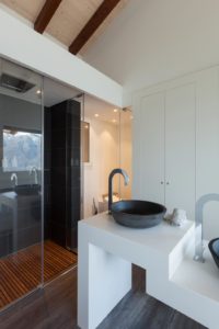 architecte-interieur-salle de bain-design-luxe-realisation-menton-roquebruneCap-martin-Cap D'ail-Eze-Beaulieu sur mer-Saint-Jean-Cap-Ferrat-Villefranche sur Mer-beausoleil-8